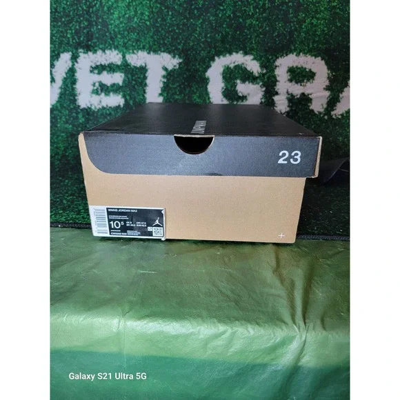 Jordan MA2 Bred W - CW5992-600 Size 10.5 - with original box excellent condition - Picture 13 of 13